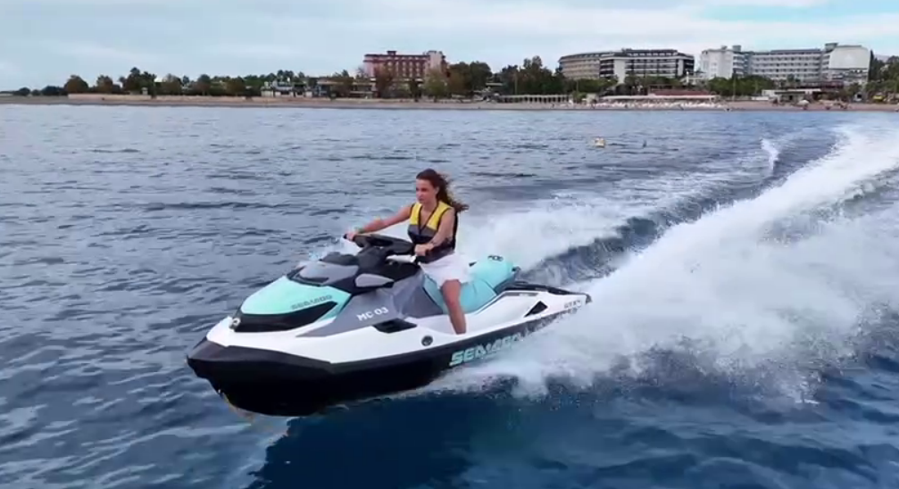 Яна Тырлышкина и Данко отдыхают в Турции по отдельности, но живут вместе