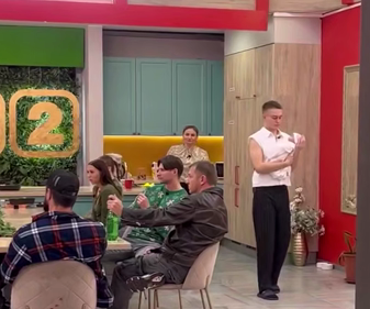 Одна участница Дома 2 могла изменить мужу, сообщает Антон Беккужев Одна участница Дома 2 могла изменить мужу, сообщает Антон Беккужев