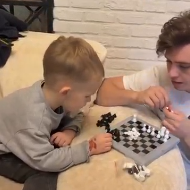 Клавдия Безверхова отказалась от разборок с мамой в эфире Клавдия Безверхова отказалась от разборок с мамой в эфире