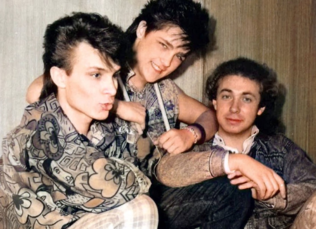 Андрей Разин продолжает Андрей Разин продолжает