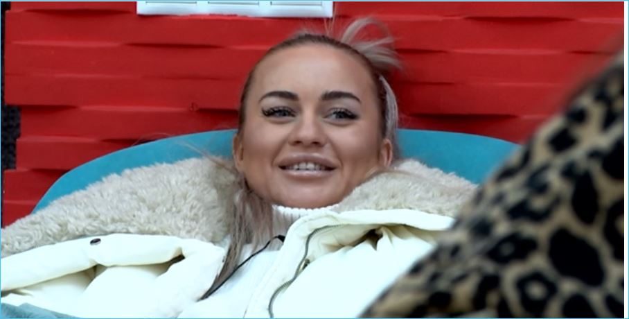 Элине Рахимовой пришлось распрощаться с мечтой стать певицей Элине Рахимовой пришлось распрощаться с мечтой стать певицей