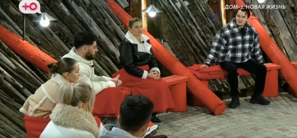 Никита Гуранда ждёт люксовую девушку на перевалочном пункте "Элина"