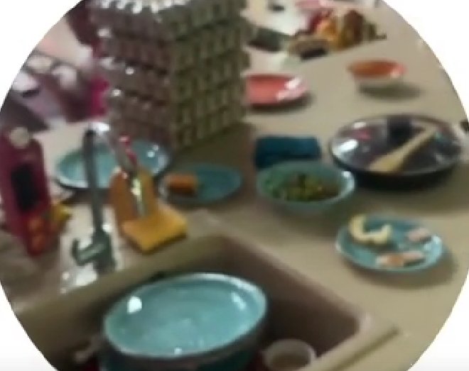 Игорь Григорьев считает, что живет среди свиней