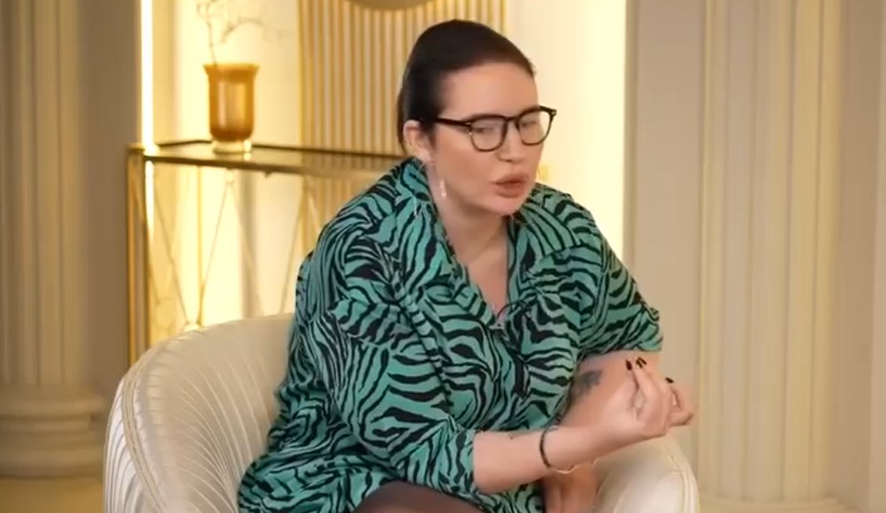 Саша Черно призналась, что выпивает из-за того, что у ребенка аутизм Саша Черно призналась, что выпивает из-за того, что у ребенка аутизм