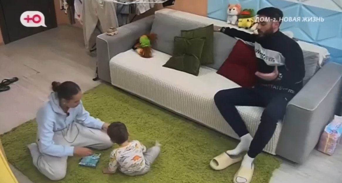 Катя Квашникова не ухаживает за собакой, ей рано становиться матерью, считает Салибеков