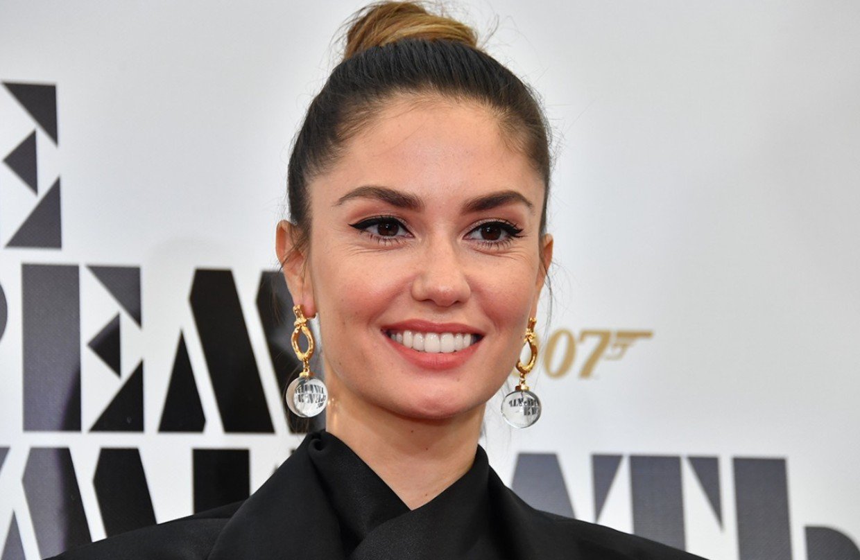 Россиян возмутило отсутствие у Агаты Муцениеце российского гражданства