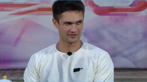 вот Кристиан до Ван не подошел Дому 2 или его не устраивала телестройка без пары Хорошевых, спорят зрители