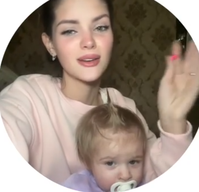 Анна и Максим Евстроповы переехали в страну, где спят на полу