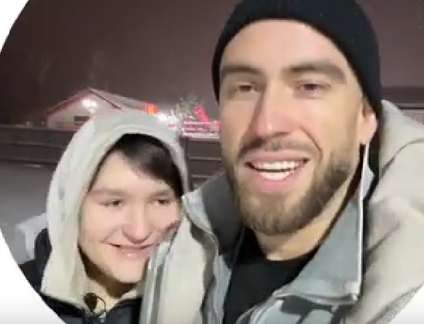К Игорю Григорьеву на Дом 2 приехали мама и брат К Игорю Григорьеву на Дом 2 приехали мама и брат