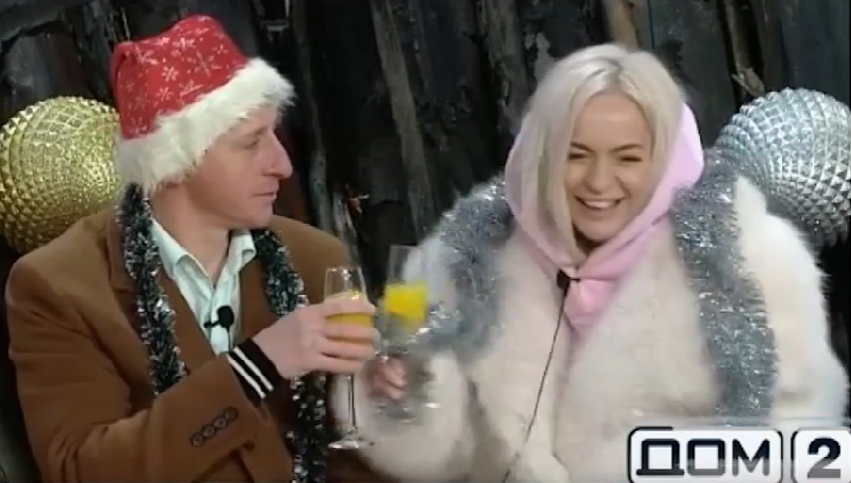 Соперница Вероники коварно уводит её мужа Альберта Граковича Соперница Вероники коварно уводит её мужа Альберта Граковича