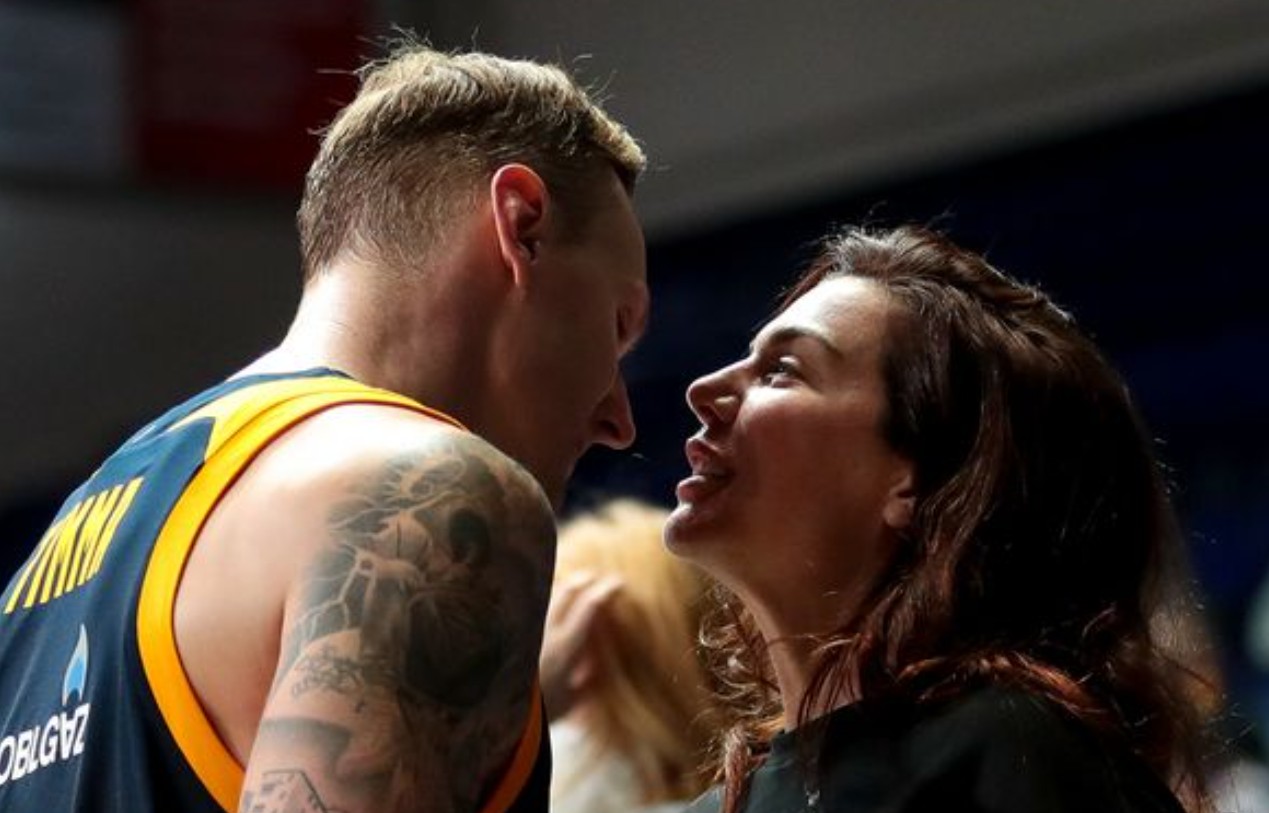 Адвокат покойного Яниса Тиммы получил доступ к его телефону Адвокат покойного Яниса Тиммы получил доступ к его телефону