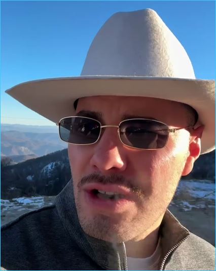 Сергей Хорошев с женой отправились на новогодние каникулы