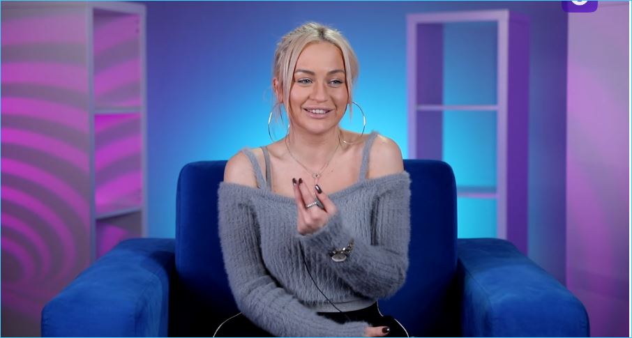 Ночной эпатаж Элины Рахимовой возмутил коллектив Ночной эпатаж Элины Рахимовой возмутил коллектив