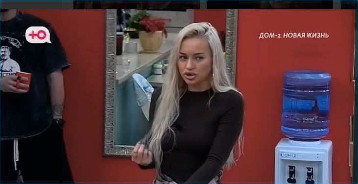 Ночной эпатаж Элины Рахимовой возмутил коллектив