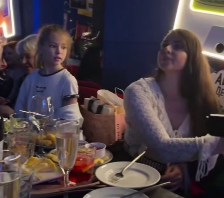 Алёна Рапунцель отметила 29 лет в кругу семьи