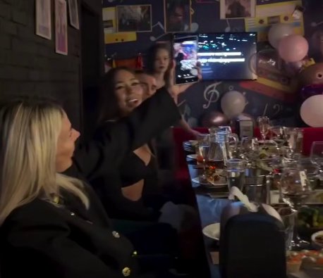 Алёна Рапунцель отметила 29 лет в кругу семьи