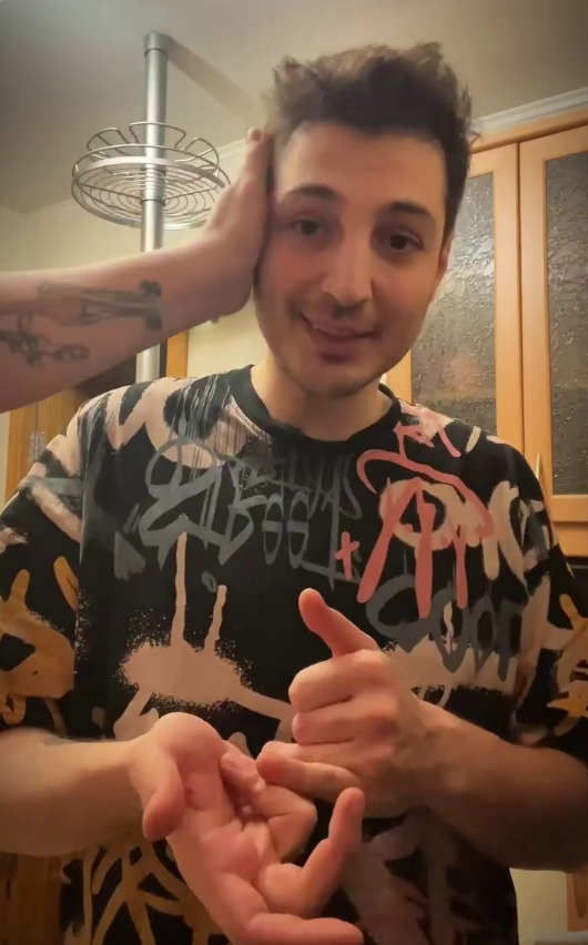 Саша Черно готовится к маммопластике