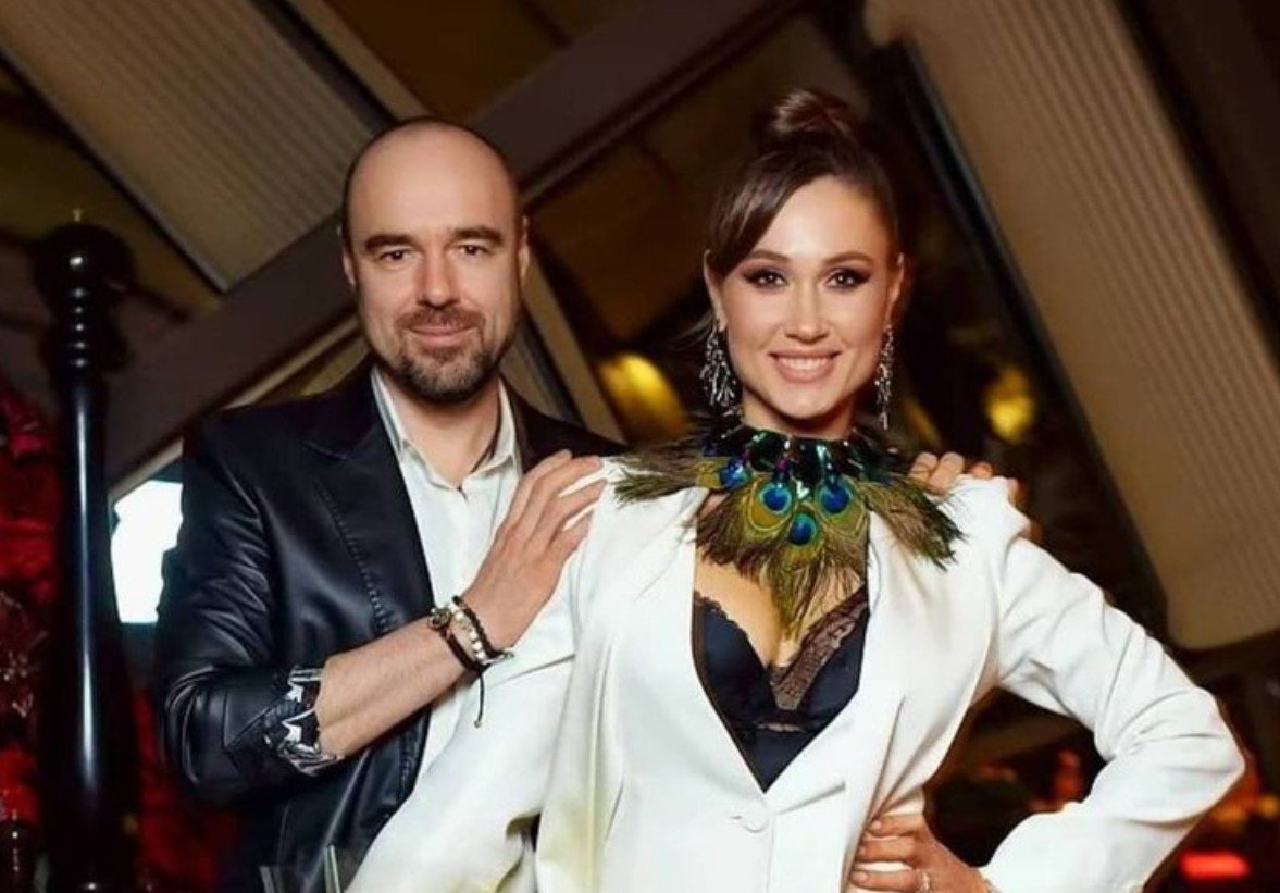 Елена Товстик рассказала об отношениях внутри семьи Елена Товстик рассказала об отношениях внутри семьи