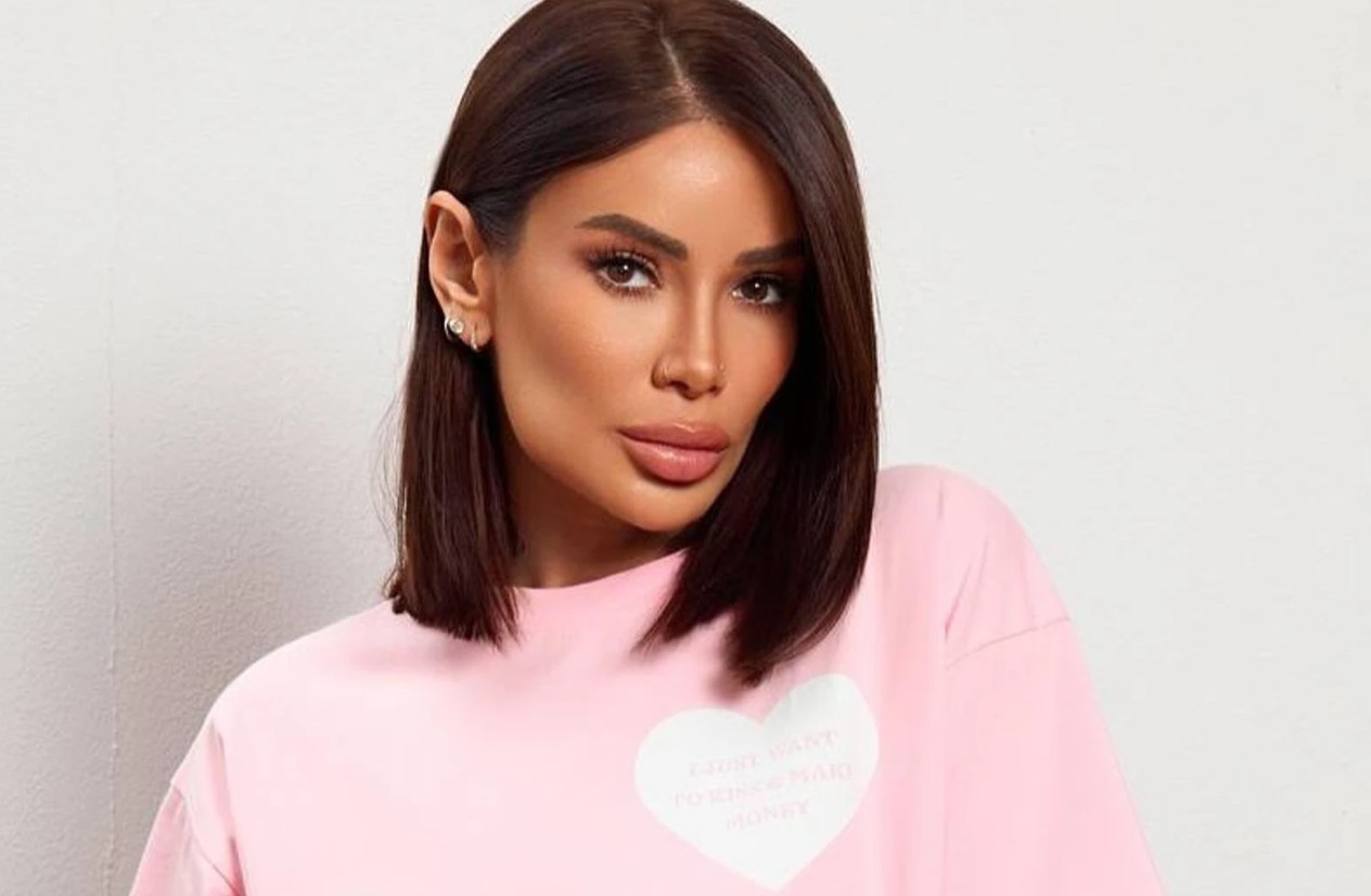 Айза Долматова прокомментировала ситуацию, в которую попали Дибровы и Товстик