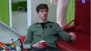 как Новая пара Каролины и Жени хотят отобрать комнату у Элины Рахимовой