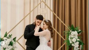 так Почему зрители Дома 2 не радуются годовщине свадьбы Тиграна и Виктории Салибековой