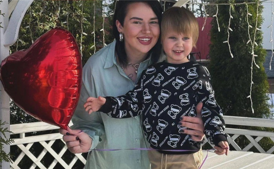 Хейтеры вызвали ночью полицию к Саше Черно, переживая за её сына