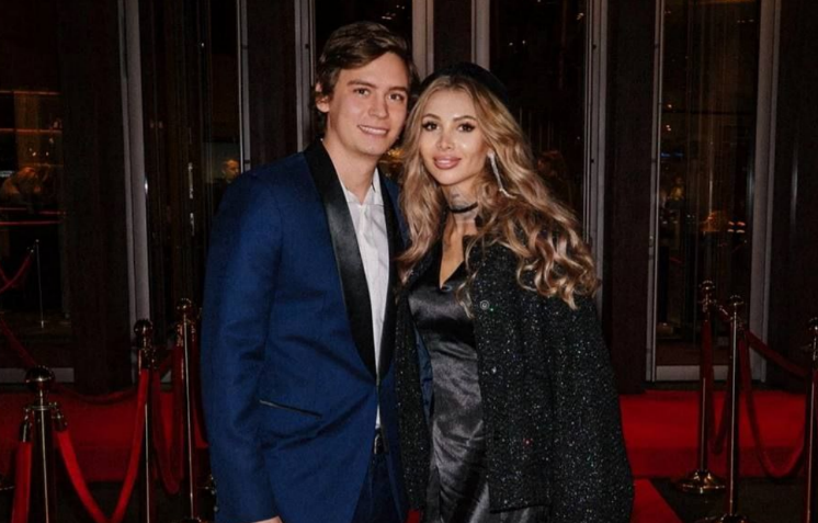 Клавдия Безверхова переехала от Романа Шкуро к своей маме и бабушке