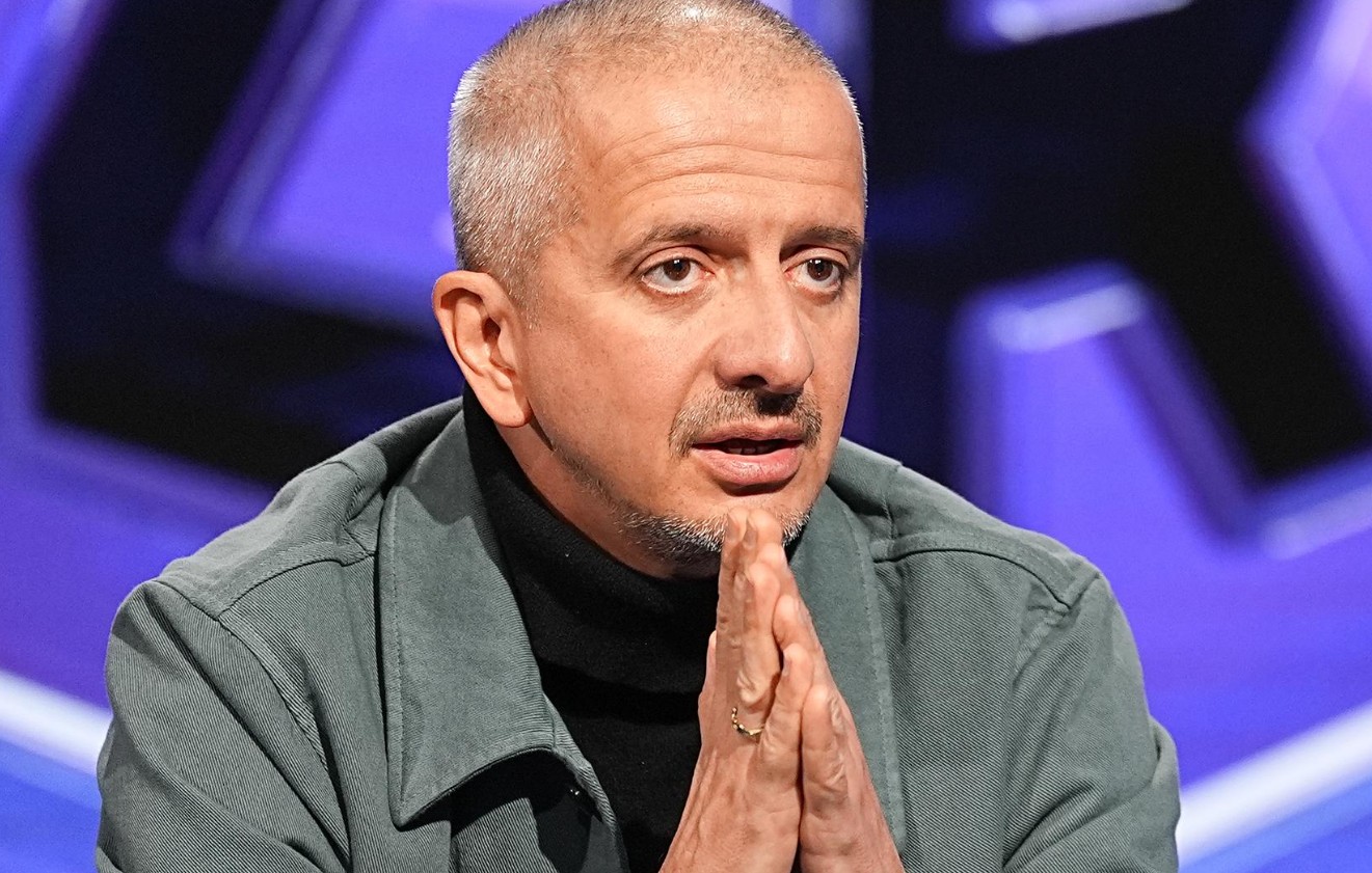 Константин Богомолов отреагировал на открытое письмо актеров МХАТа Константин Богомолов отреагировал на открытое письмо актеров МХАТа