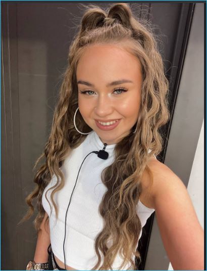 Каролина Салтыкова почувствовала себя собственной музой с приездом мамы на поляну