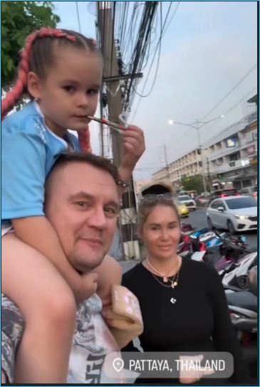 Степан Меньщиков навестил в Таиланде Ангелину Монах и дочь Степанию Степан Меньщиков навестил в Таиланде Ангелину Монах и дочь Степанию