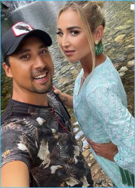 Ольга Бузова отмечает 10 лет сотрудничества со своим пиар-агентом