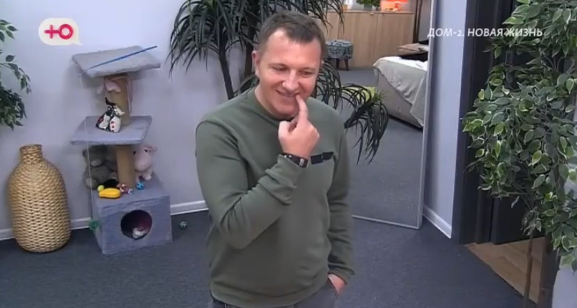 Илья Яббаров уговаривает Катю Квашникову полететь в Таиланд с ним и Тепловодской Илья Яббаров уговаривает Катю Квашникову полететь в Таиланд с ним и Тепловодской