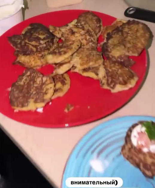 Амин Соколовский ухаживает за Элиной Рахимовой ради выгоды?