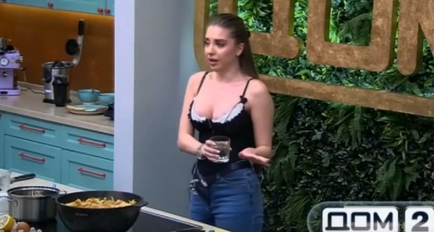 Квашникова получила от Григорьева вместо новогоднего подарка эклеры