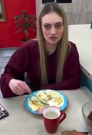 Ксения Карпова хорошо проводит время без Альберта Граковича