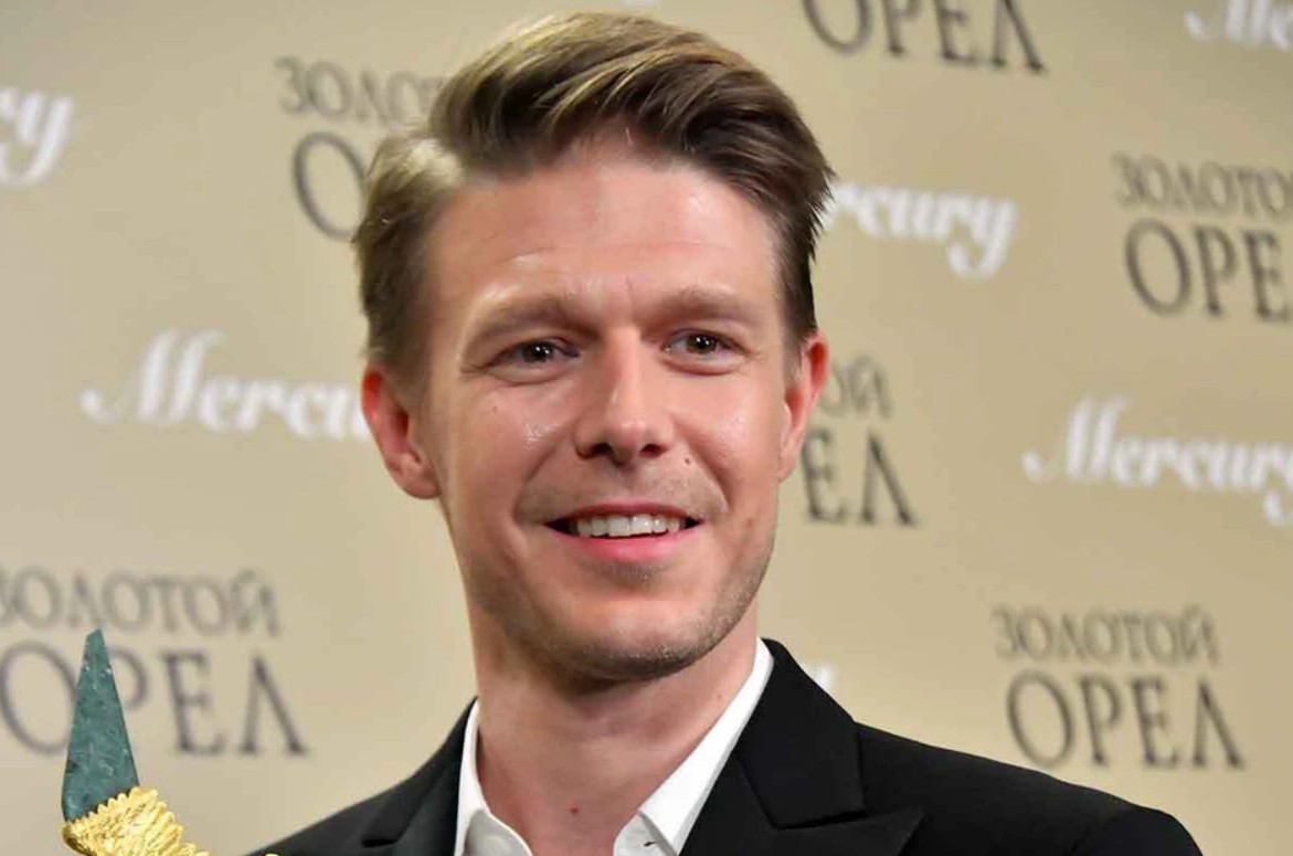 В Сети появились новости о желании Никиты Ефремова жениться В Сети появились новости о желании Никиты Ефремова жениться