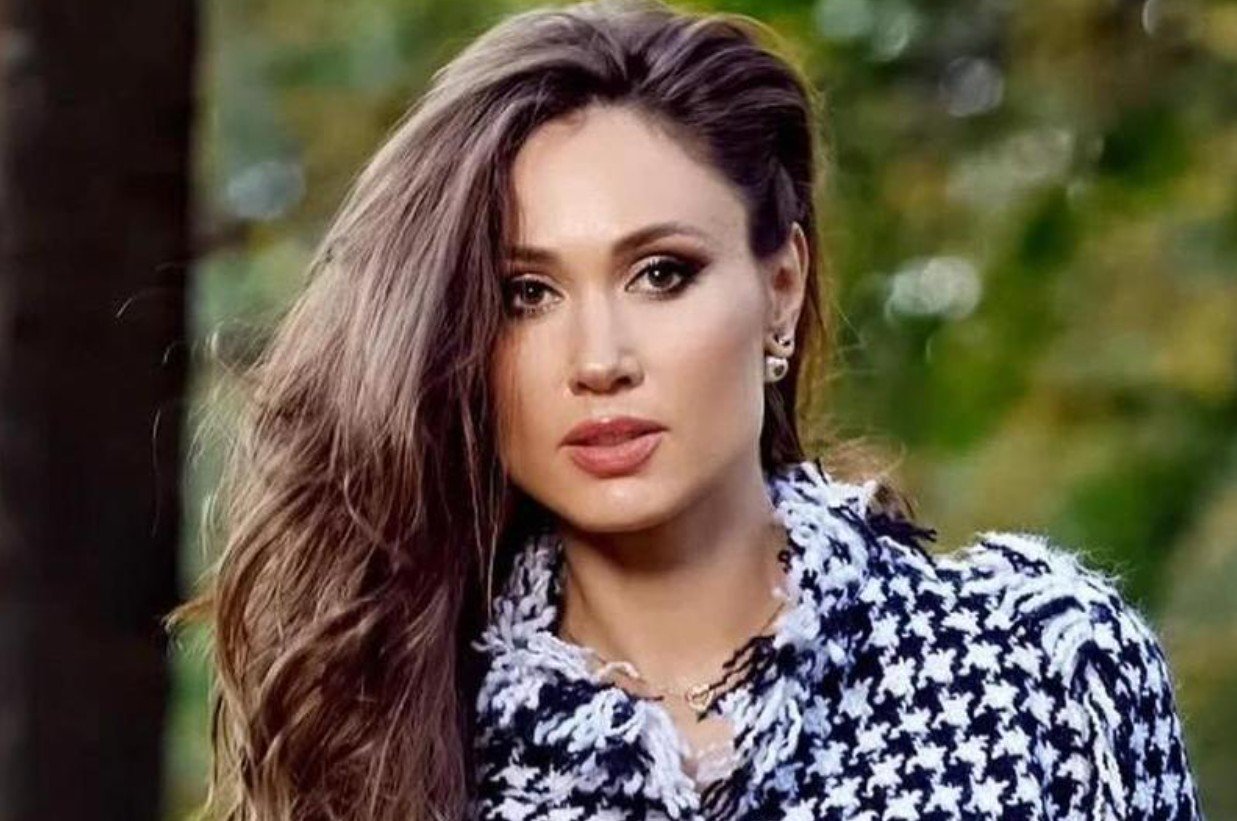 Бывшая жена Романа Товстика запела Бывшая жена Романа Товстика запела