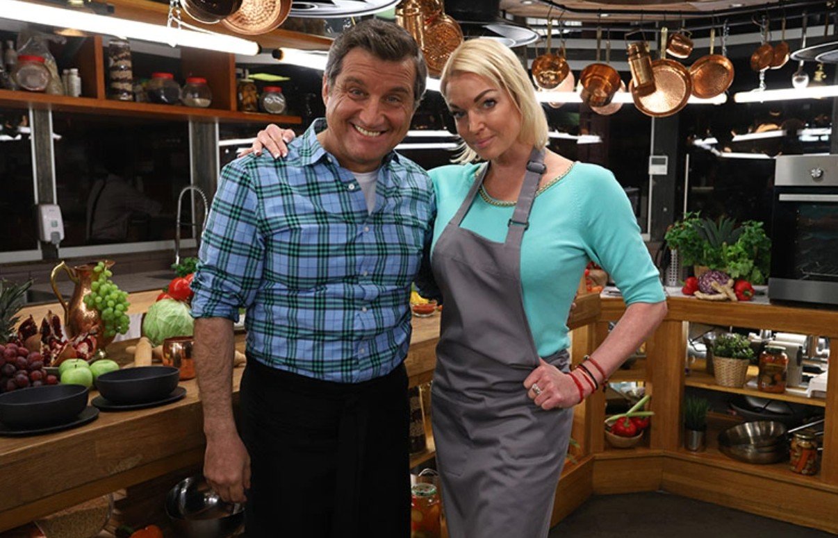 Отар Кушанашвили выделил Волочкову среди других артистов Отар Кушанашвили выделил Волочкову среди других артистов