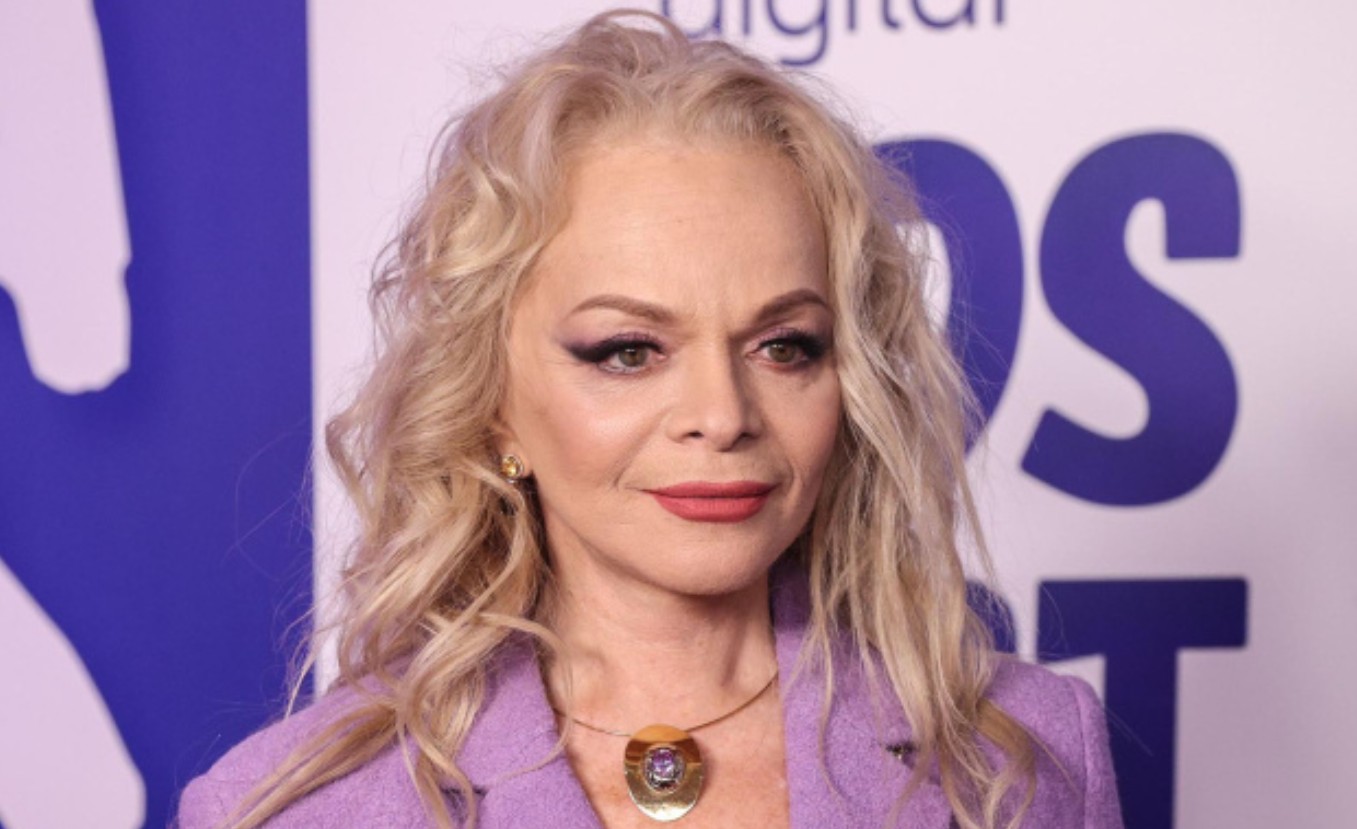 Стало известно, куда на отдых оправилась Лариса Долина