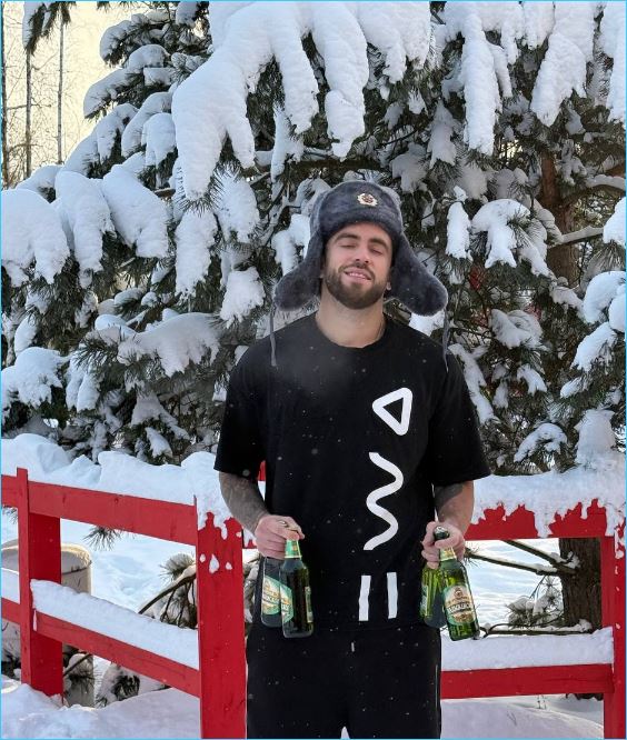 Игорь Григорьев доволен встречей Нового года на поляне в кругу семьи