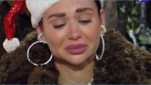 как Елена Тепловодская предлагает услуги парикмахера, тренируясь на Рахимовой