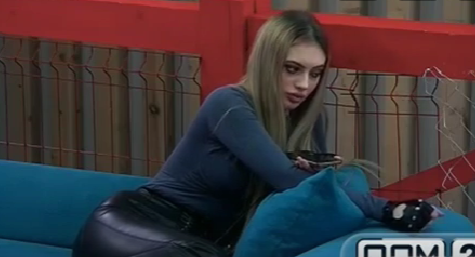 Ксения Карпова считает, что её не любит родная мама Ксения Карпова считает, что её не любит родная мама