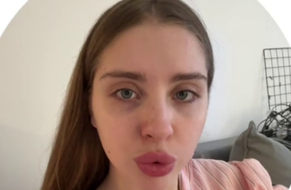 Катя Квашникова ухаживает за Григорьевым, который вернулся из поездки без сил Катя Квашникова ухаживает за Григорьевым, который вернулся из поездки без сил