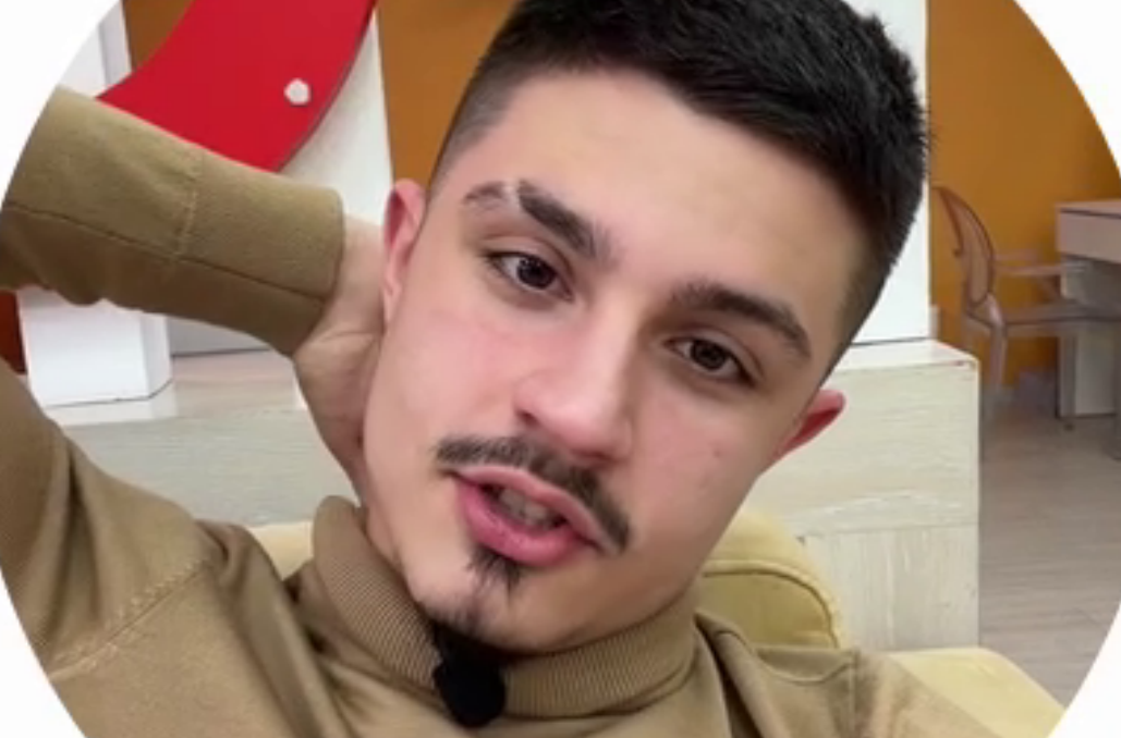 Никиту Гуранду заселили в одну комнату с футболисткой