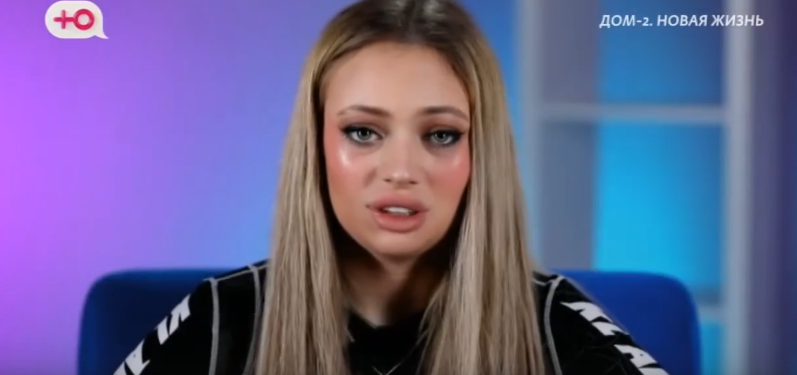 Ксения Карпова попала под горячую руку и получила в нос