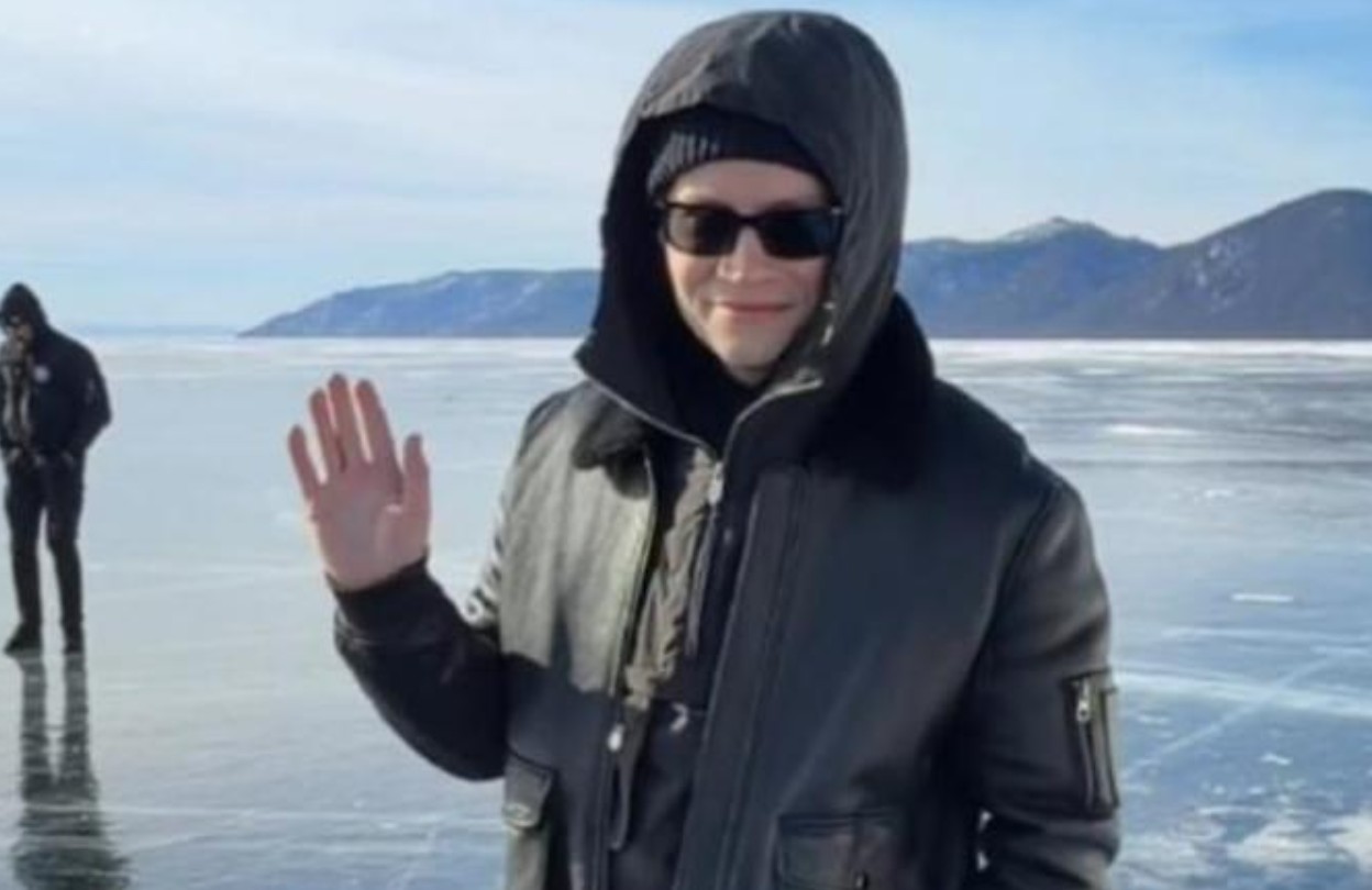 SHAMAN объяснил свое облизывание Байкала