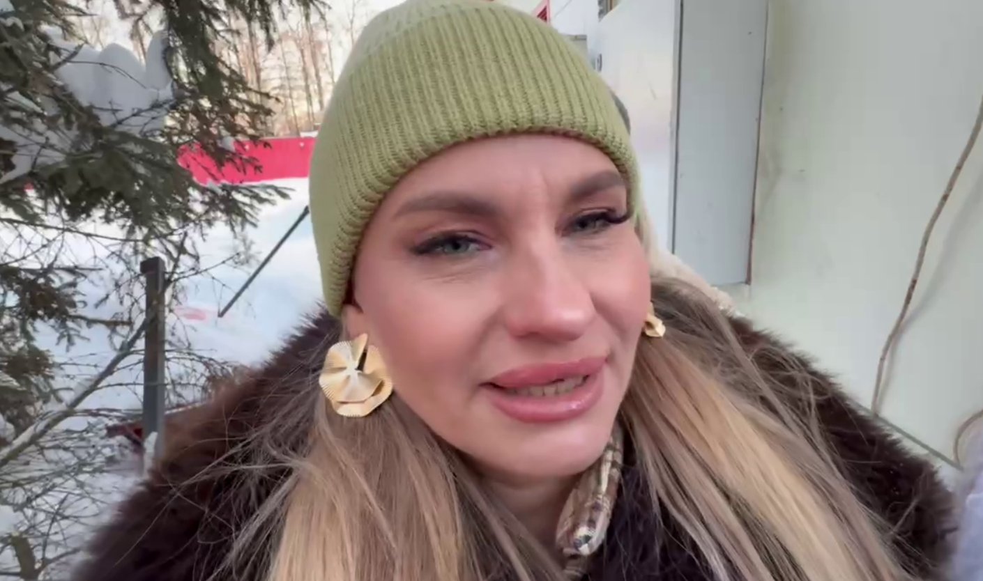 Веронику Гракович прокатил на шее новый поклонник