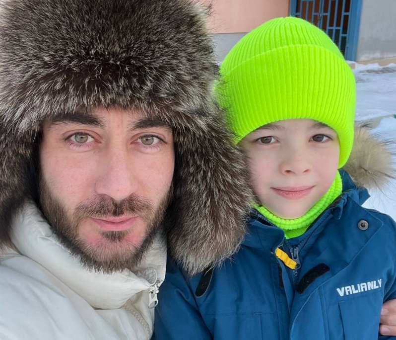 Тигран Салибеков знакомит новых поклонников со своей семьёй