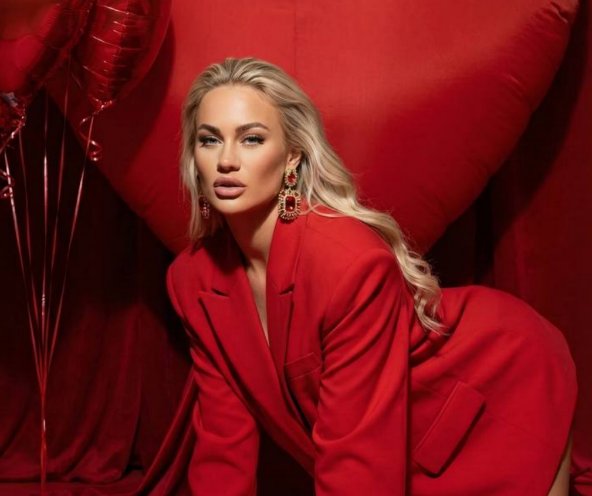 Элина Рахимова снова переезжает или покидает Дом 2?