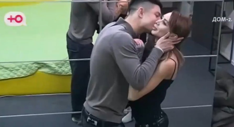 Клавдия Безверхова уехала к маме, убегая от обидчиков из Дома 2